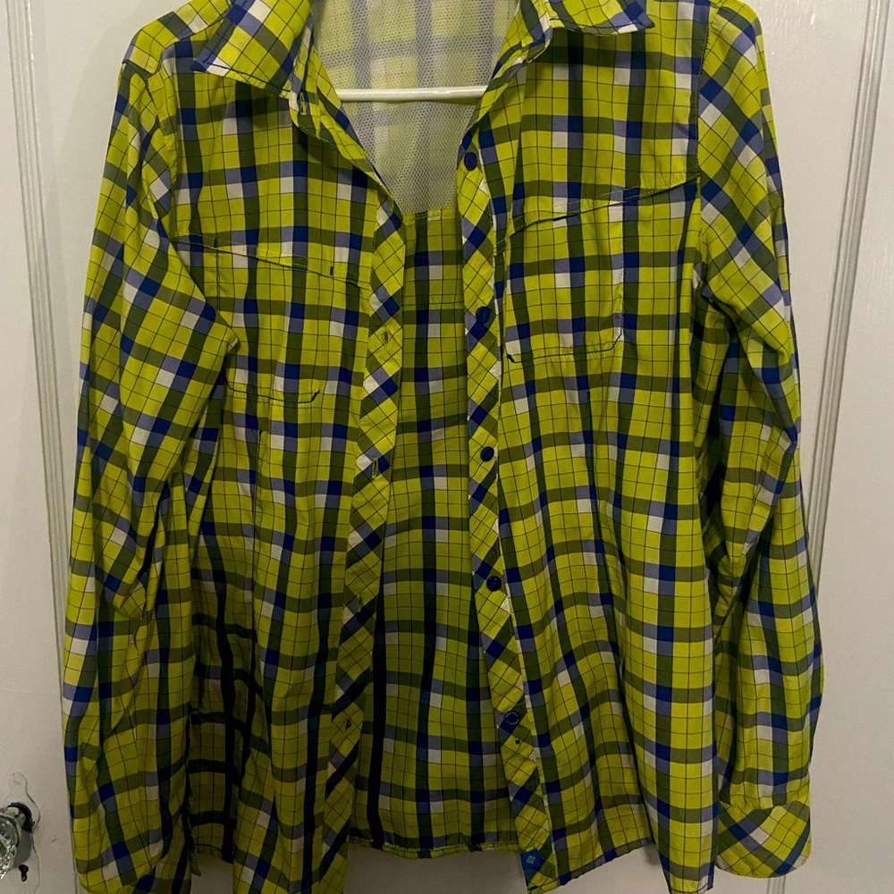 Columbia women’s bug repellent button down